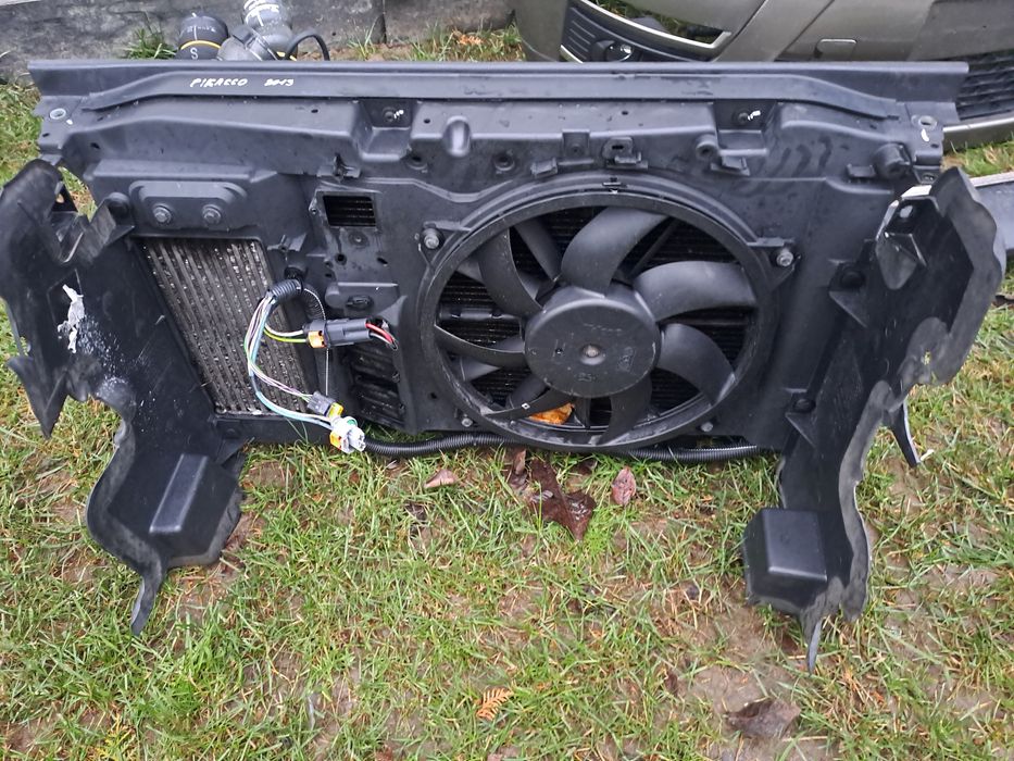 Бампер,капот,дзеркала Сітроєн Пікассо С4. 2013р.Перед комплектом.