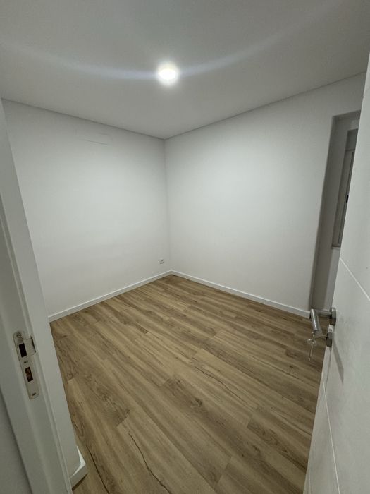 Arrendamento ofice T2 todo remodelado com cozinha equipada