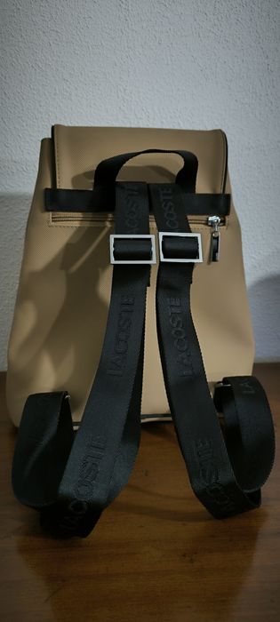 Mochila Lacoste. Nova