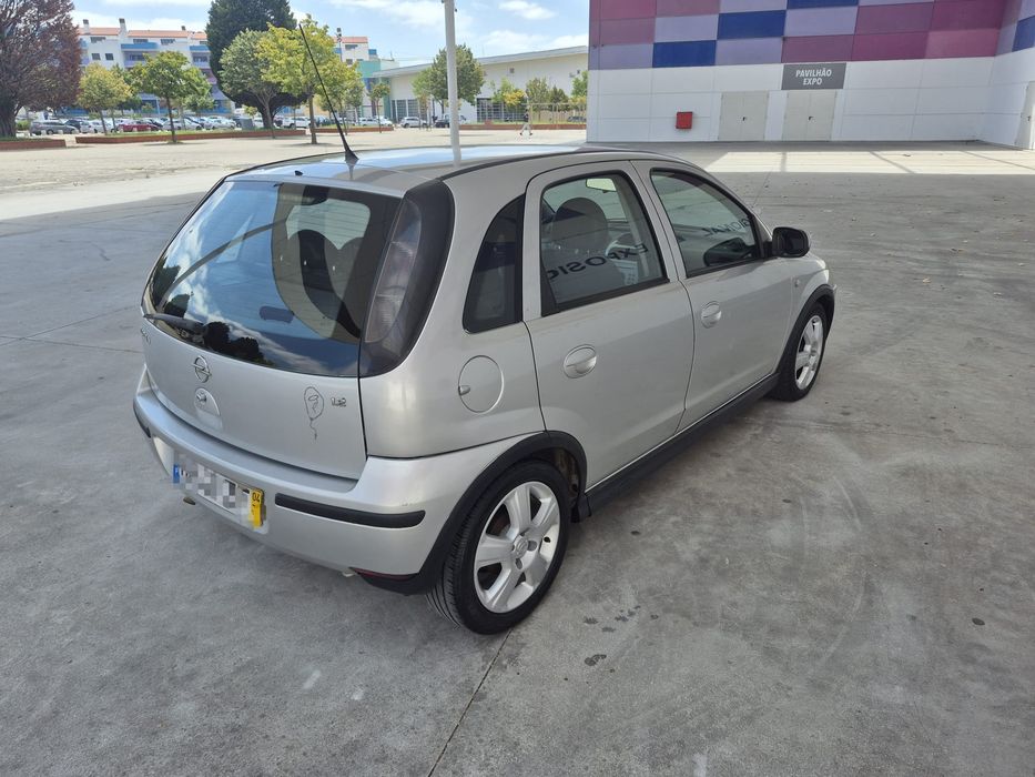 Opel Corsa 1.2 Gasolina – 2004