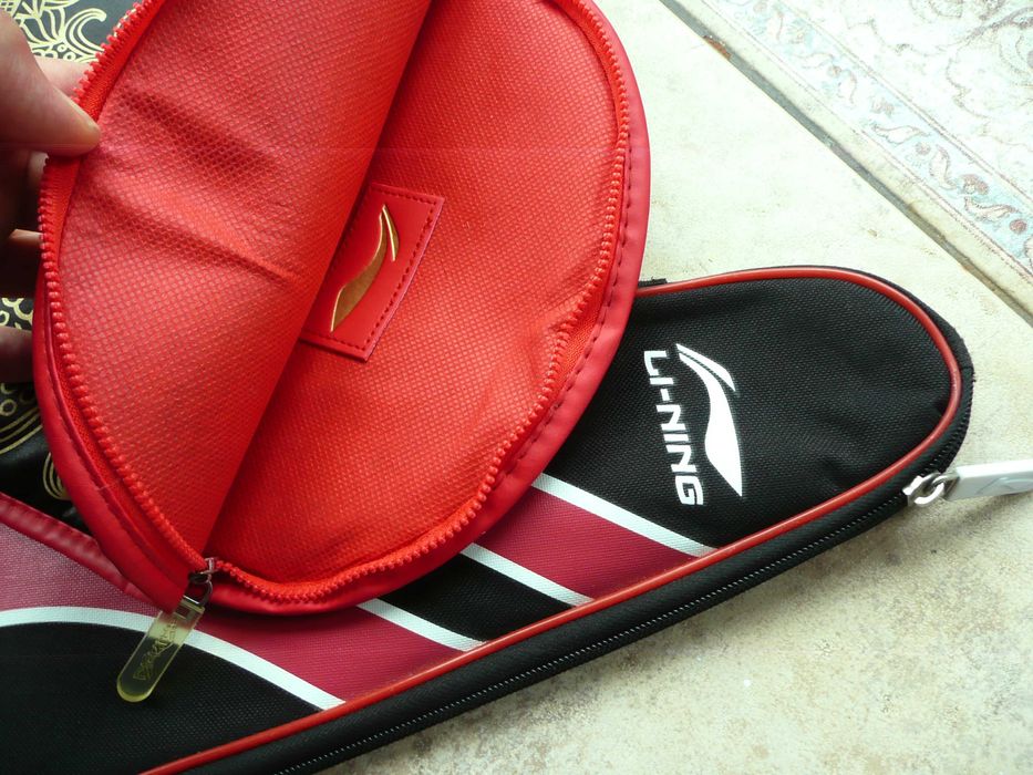 futerały pokrowce etui LI NING