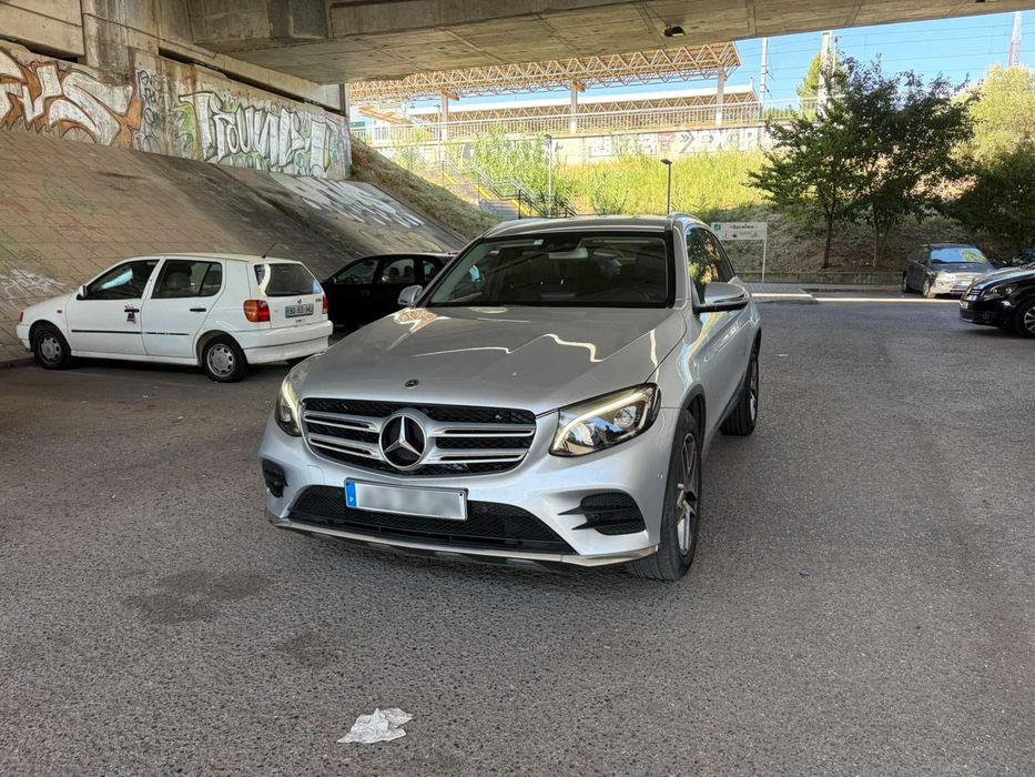 Mercedes-Benz GLC 220d 4 Matic - AMG Line - Jantes de 19" Polegadas. — photo 2