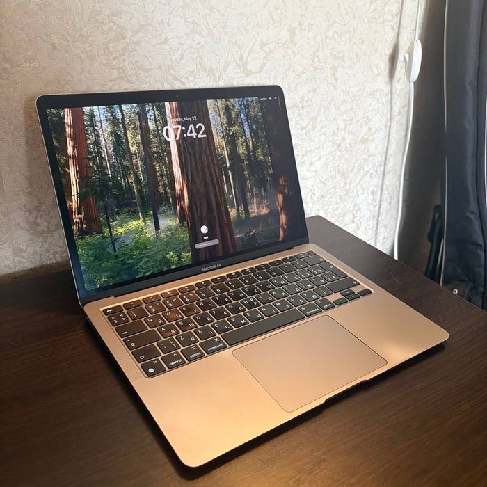 MacBook Air 13” M1 (2020) / 8GB / 256GB / гарний стан
