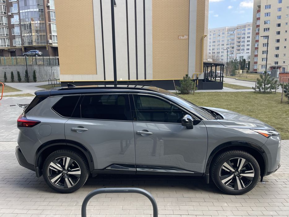 Nissan Rogue t33 SL 2,5