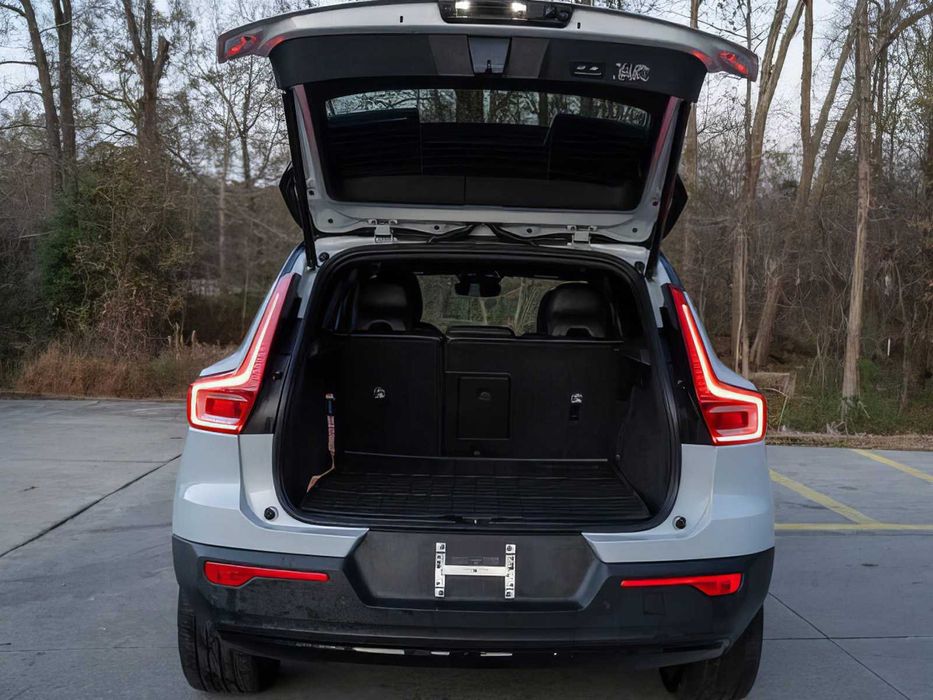 Volvo XC40      2021