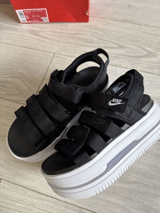 Сандалі жіночі nike нові розмір 35,5