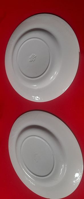 Pratos de procelana vermelhos ENGLISH IRONSTONE TABLEWARE