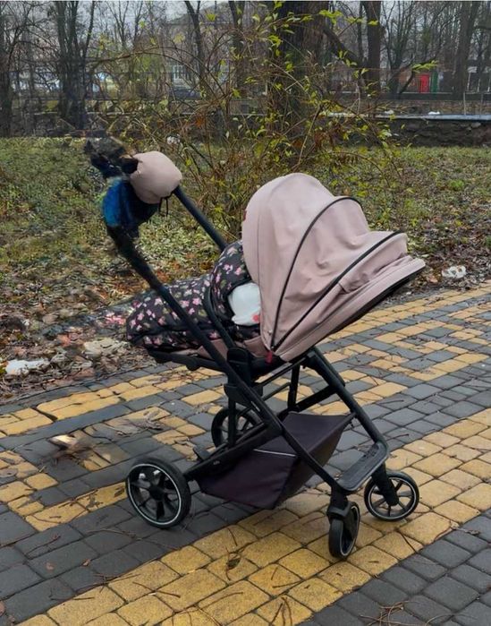 Продам дитячу коляску Carrello Alfa на запчастини.