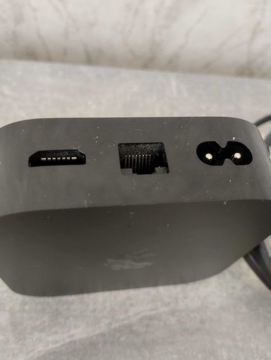 Apple TV . В ідеальному стані.