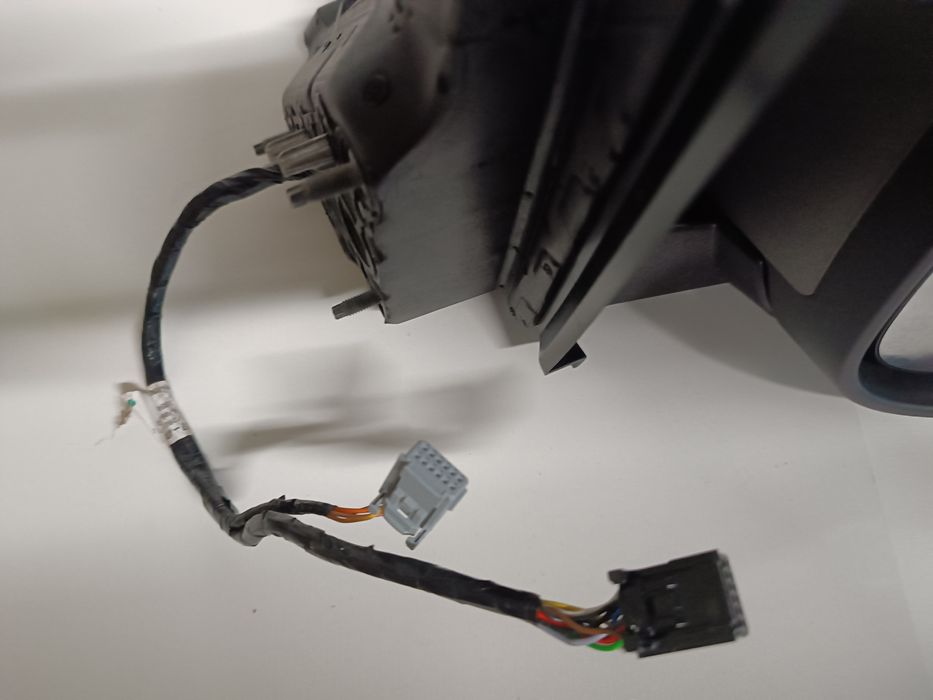 Dacia Daster lll prawe lusterko zewnętrzne.