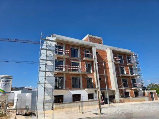 Apartamento T3 com garagem em zona de  Condeixa