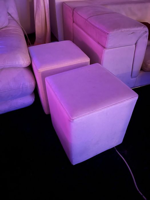 puffs e bancos para bar/cafe