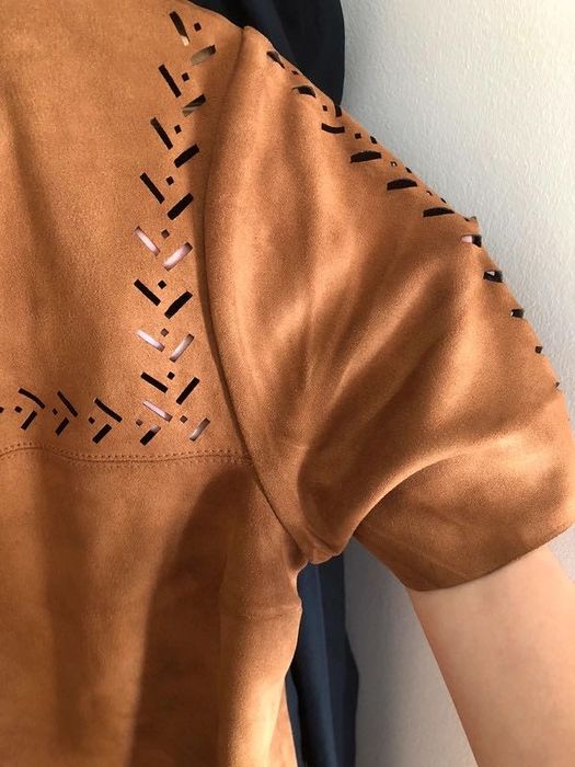 Vestido camurça castanho Promod