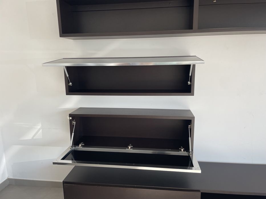 Móvel TV 3.60 em wengue e vidro preto