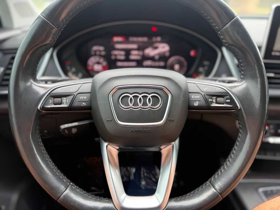 Audi Q5 2.0T      2018