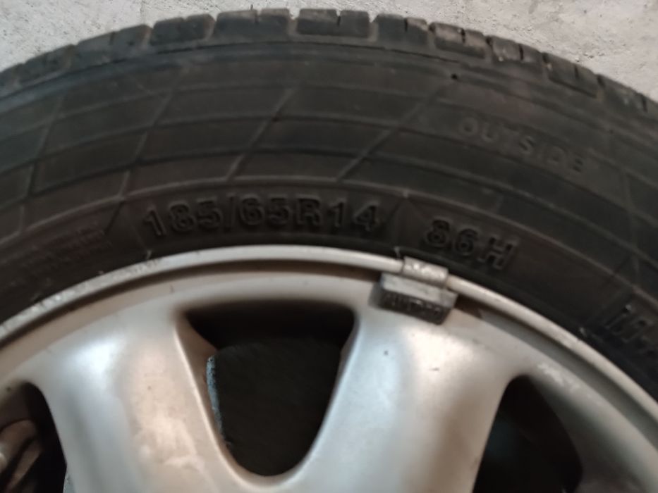 4 Koła Alufelgi opel astra  185/65 r14 letnie  dobry bierznik