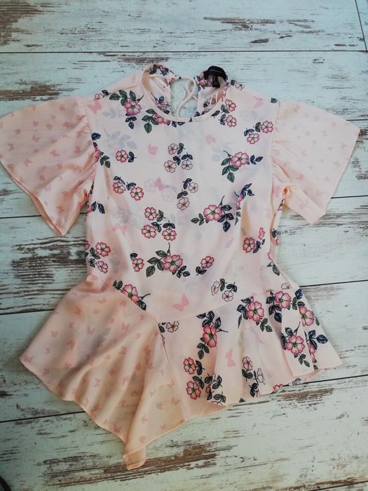 Romantyczna bluzka koszulka Atmosphere