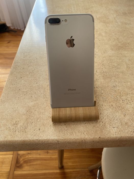 Продам б/у телефон IPhone 7 Plus 128gb Sillver