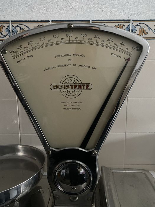 Balanca e pesos antigos marca Resistente