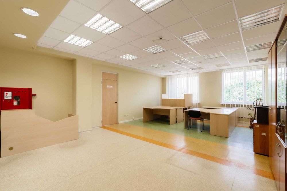 Здам офісне приміщення 248 кв.м, власник, генератор