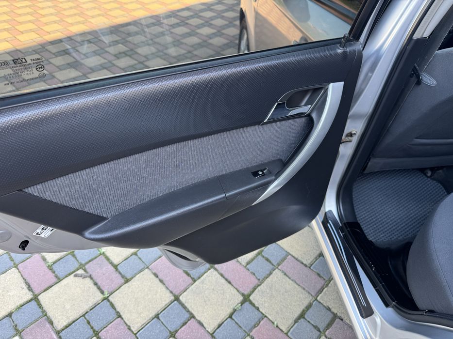 Chevrolet  Aveo газ-бензин.