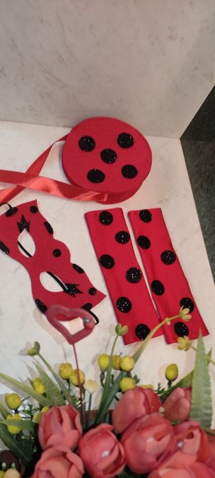 Спідничка леді баг , червона з аксесуарами.