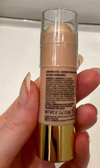 L.A. Girl - Velvet Hi-Lift Contour Stick