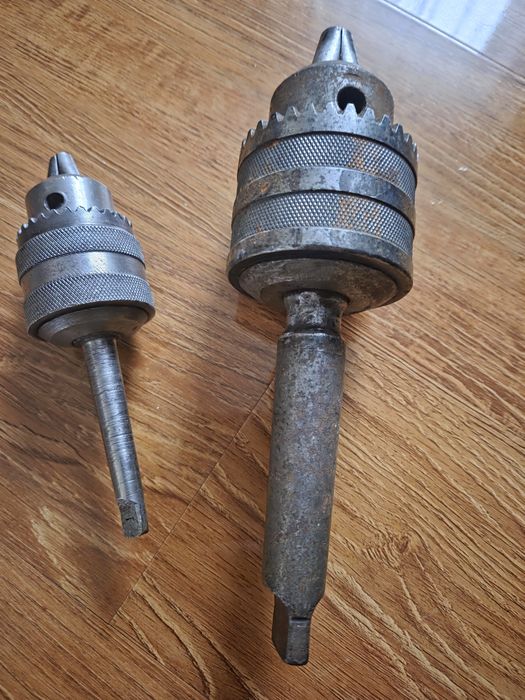 Два патрони до товарного станка з конусом морзе