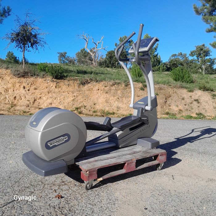 GYMAGIC-Elíptica TECHNOGYM EXCITE
