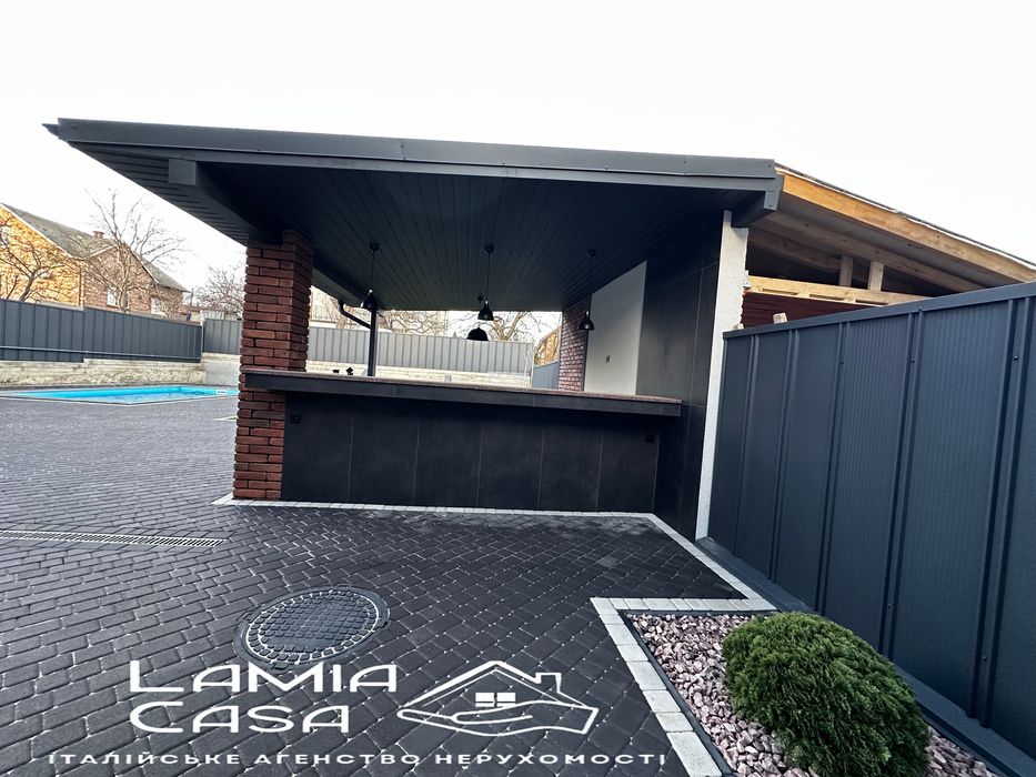 Продаж котеджу з басейном . Ближня роша