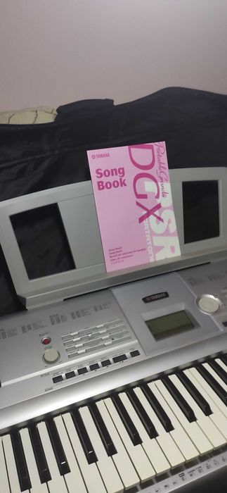 Синтезатор Yamaha DGX-205, 76 клавиш,пюпитр  подставка и чехол, только  ОДЕССА