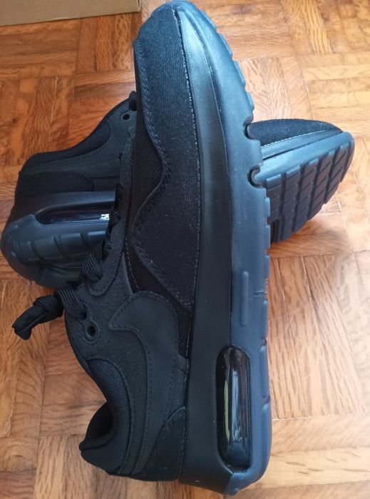 Tênis Nike sir max motif pretos 38