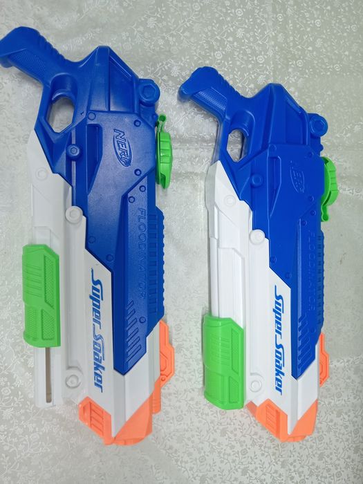 Продається водяний пістолет NERF серія  SUPER SOAKER