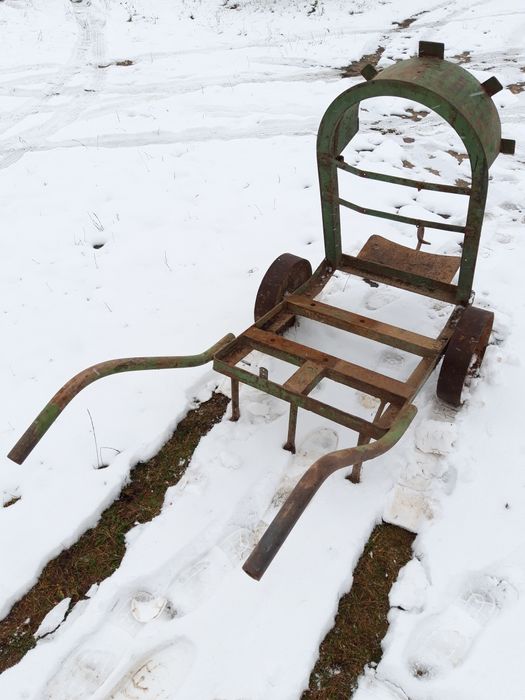 Wozek/platforma na silnik,solidna konstrukcja.