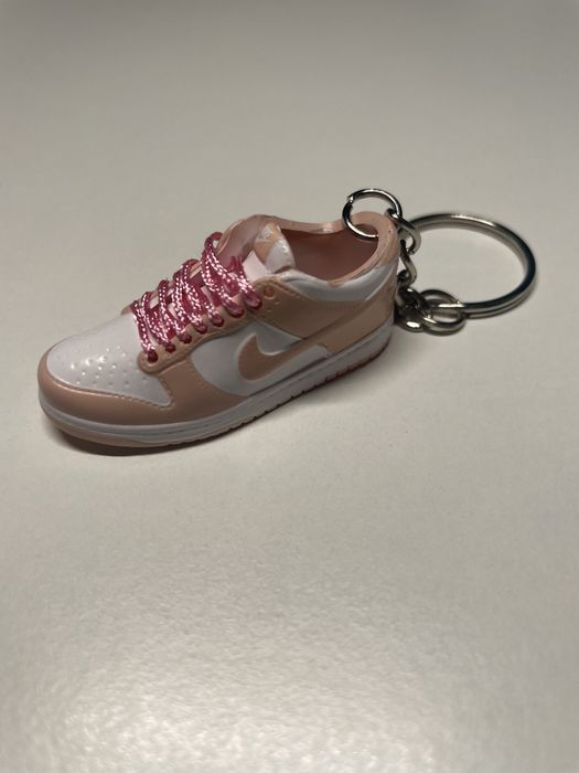 porta chaves em forma de sapatilha