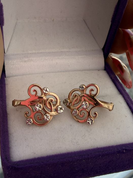 Золотые серьги 585