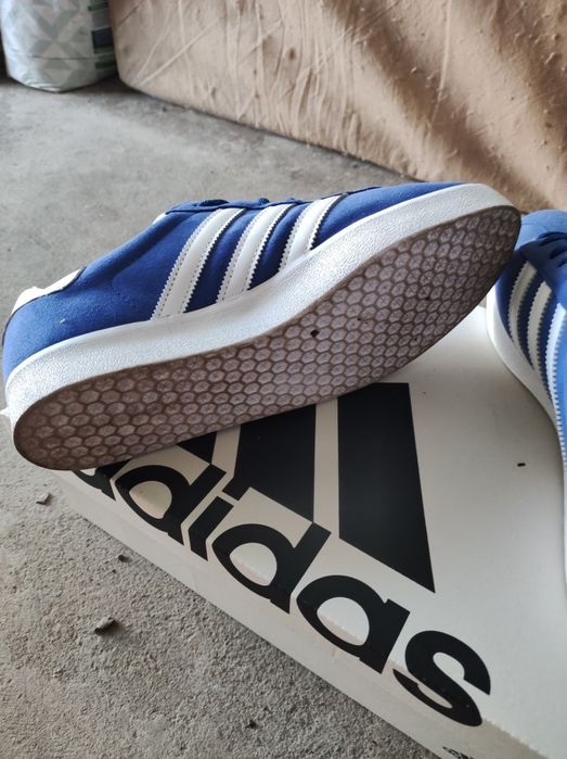 Продам кросівки чоловічі. ADIDAS.