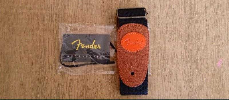 Универсальный ремень для гитары "Fender" (130 см.) новый