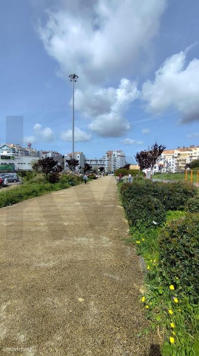 Terreno Urbano | 225 m2 de construção| Oportunidade Única em Zona de E
