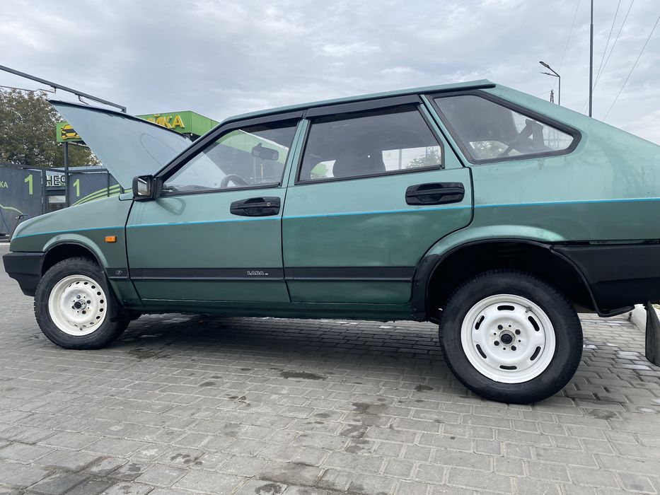 Автоінструктор по  керуванню  авто по кат. В, С  і Д