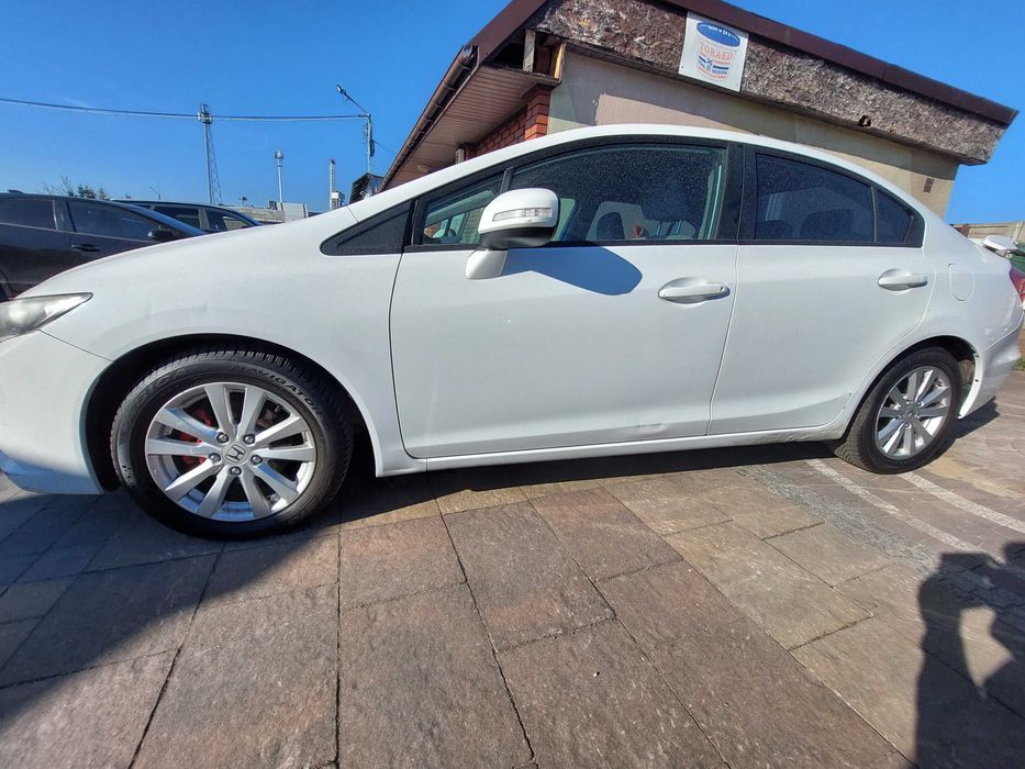 Samochód osobowy - Honda Civic 4D 2012