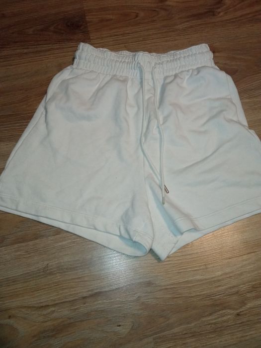 białe spodenki nastolatki h&m xs/s