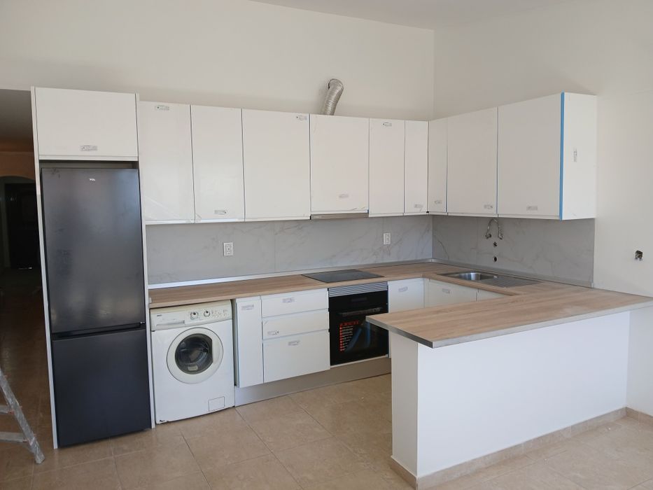 Serviços de carpintaria diversa e persianas63823889356419121