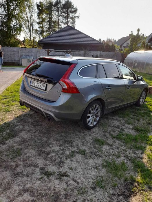 Volvo v60 D-3 R-desing