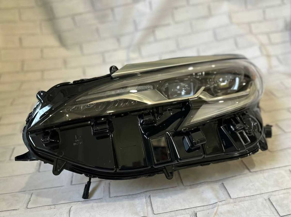 передня панель телевізор Toyota Sienna 2021 2022 2023 2024 Сієна