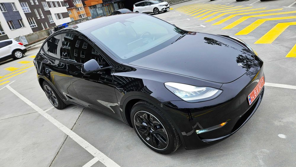 Tesla Model Y Long Range Dual Motor