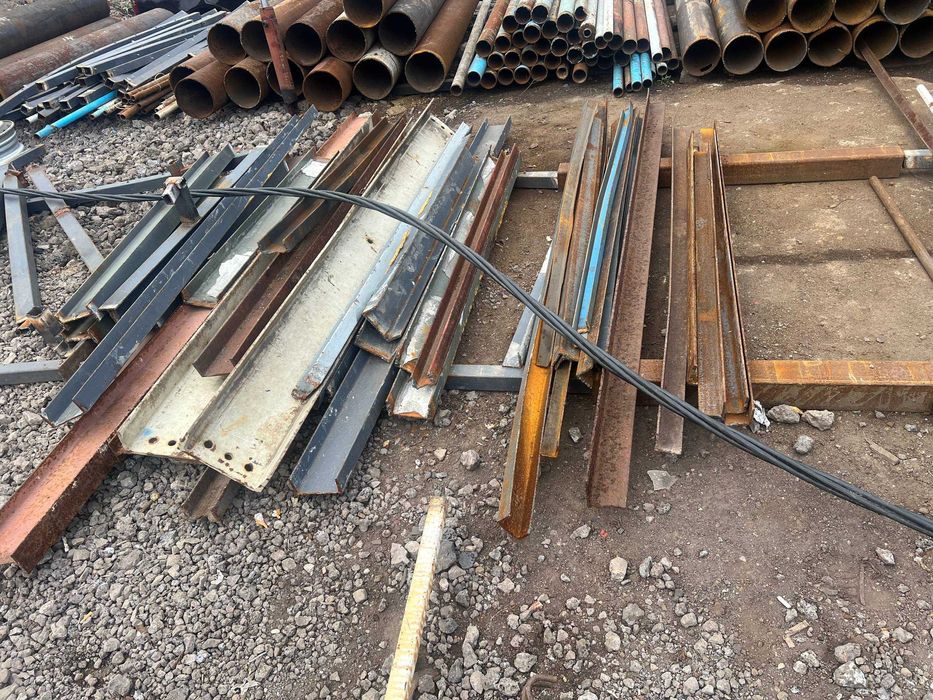 продам б/у металлопрокат,уголок,швелер,труба