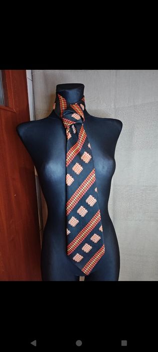 Vintage krawat z nietypowym wzorem