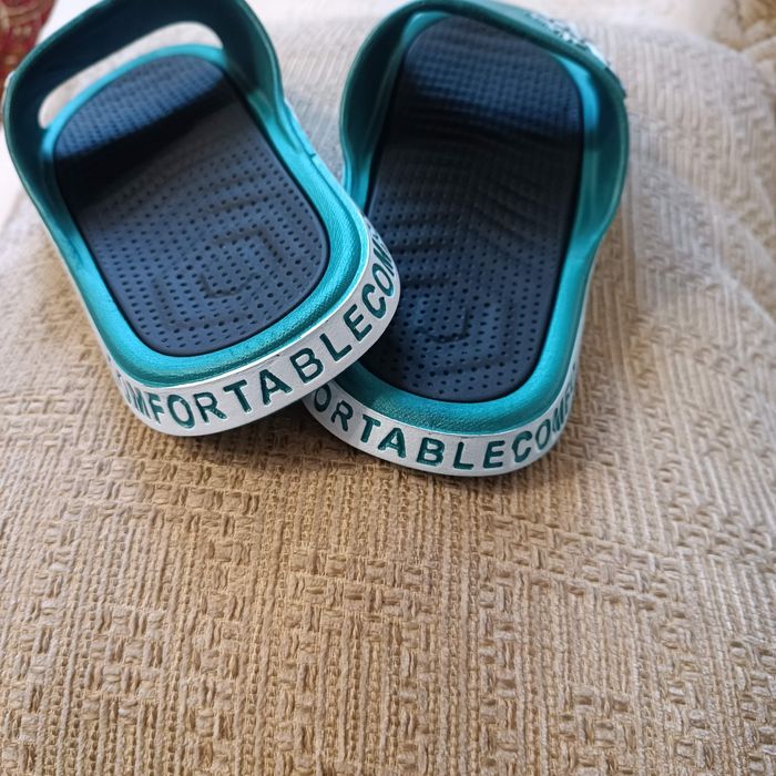 Продам кроксы  шлепанцы мужские