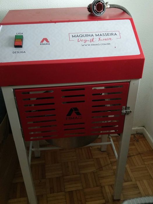 Vendo Masseira Degust Junior e Maquina De Salgados e Doces Degust Plus Digital